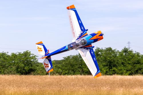  MG 0385